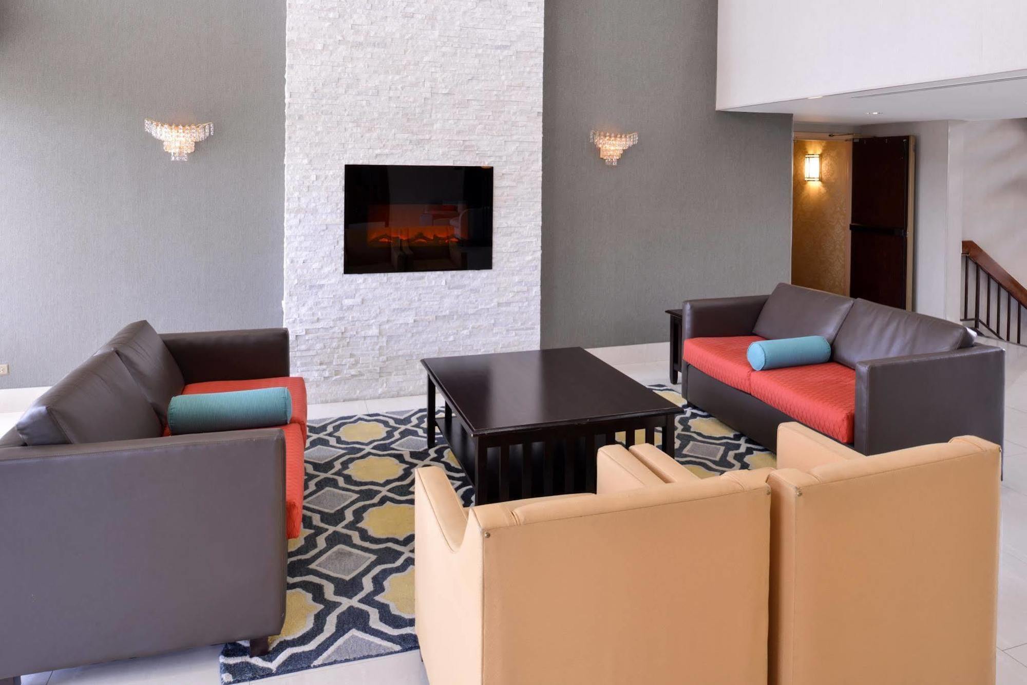 Comfort Inn Convention Center-Chicago O'Hare Airport Des Plaines Ngoại thất bức ảnh